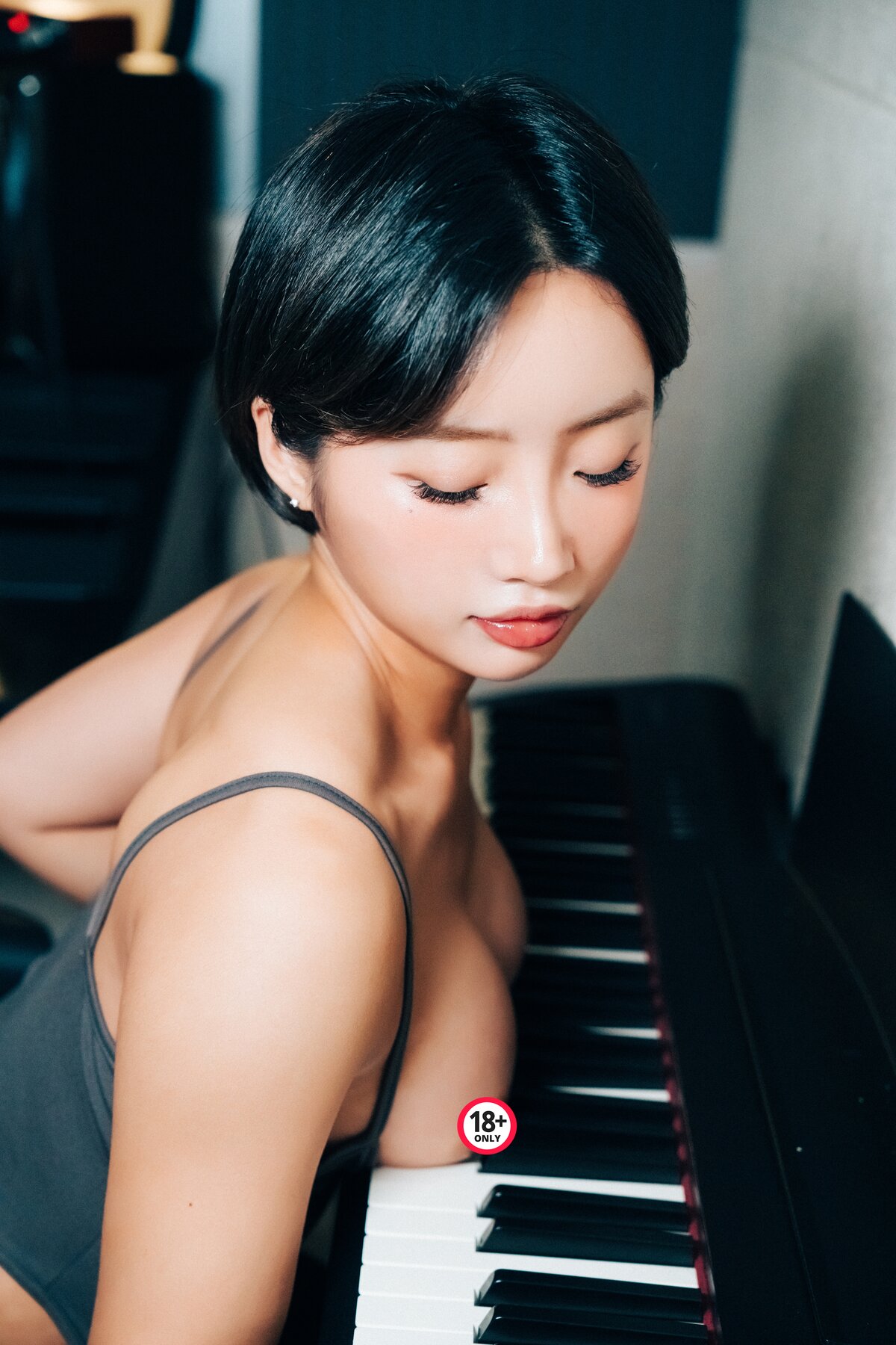 Loozy Booty Queen Nude Recording B 0054 8522592331.jpg
