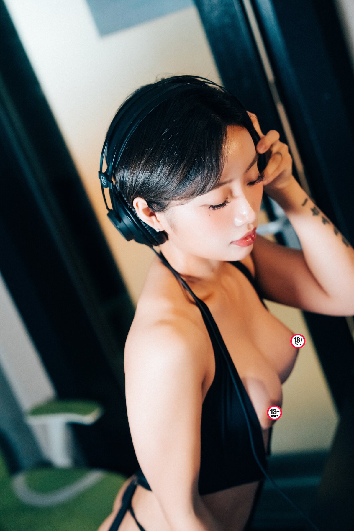 Loozy Booty Queen Nude Recording B 0069 9161029831.jpg