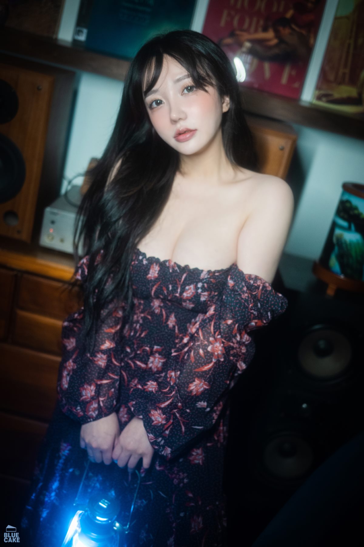 BlueCake Yeeun Nothing RED 0047 0349638176.jpg