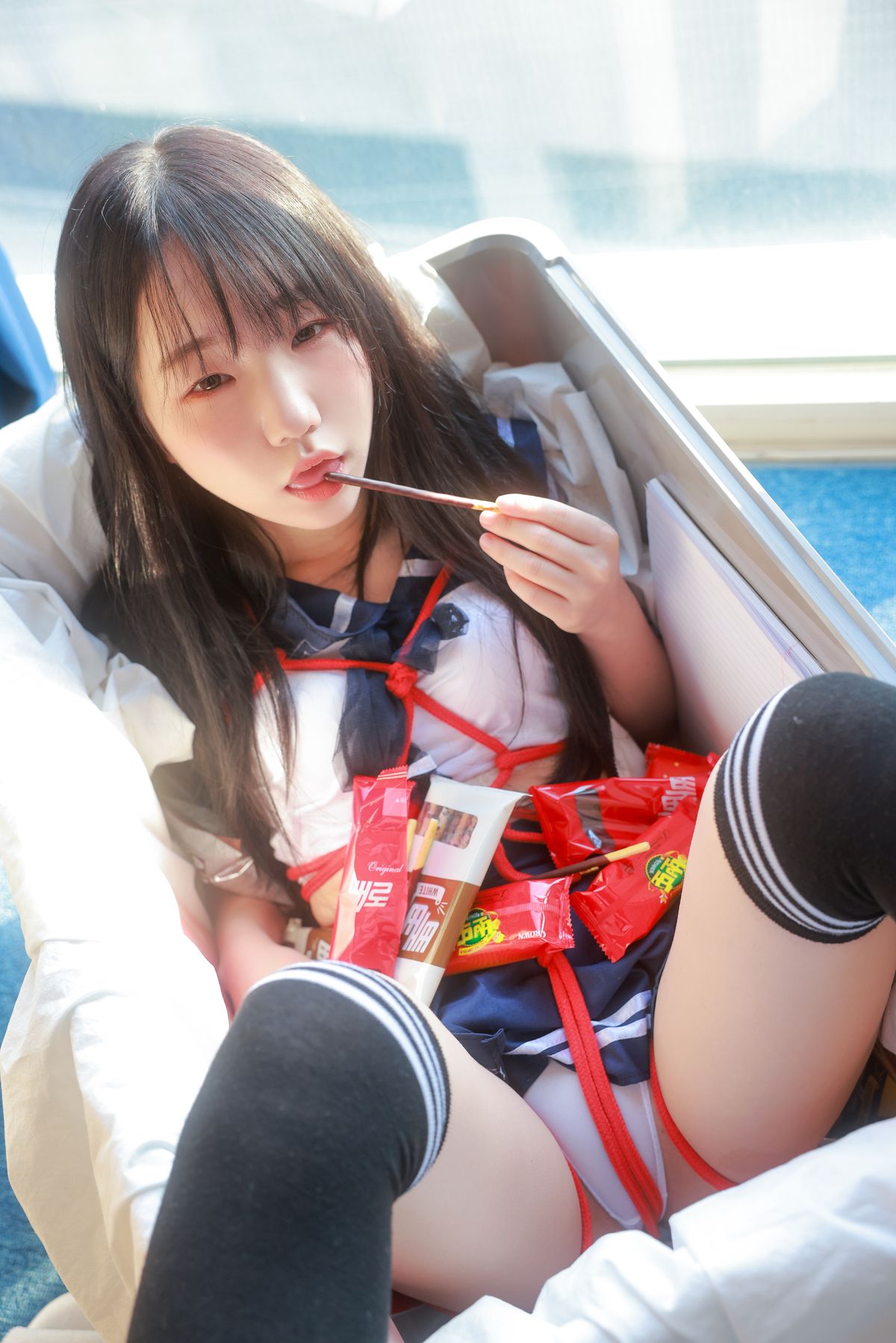 SWEETBOX Yeri Packaging Girl A 0001 7484584222.jpg