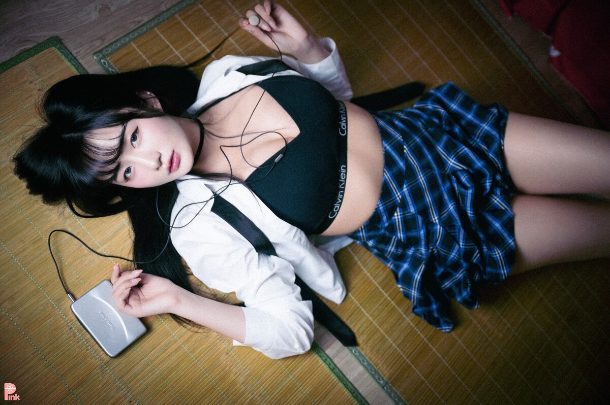 PINK RIBBON Jina 지나의 교복 생활_Dark ver 0020 4329947930.jpg