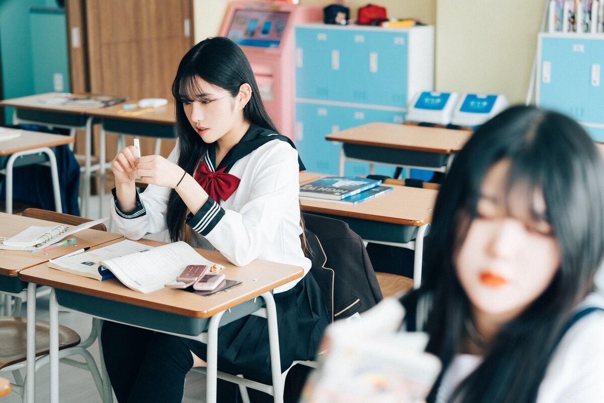 Loozy Zia 지아 x Sonson 손손 Bitch Academy Hard B 0079 2551865335.jpg