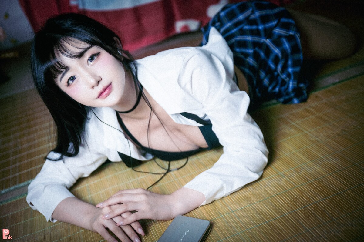 PINK RIBBON Jina 지나의 교복 생활_Dark ver 0030 5698906244.jpg