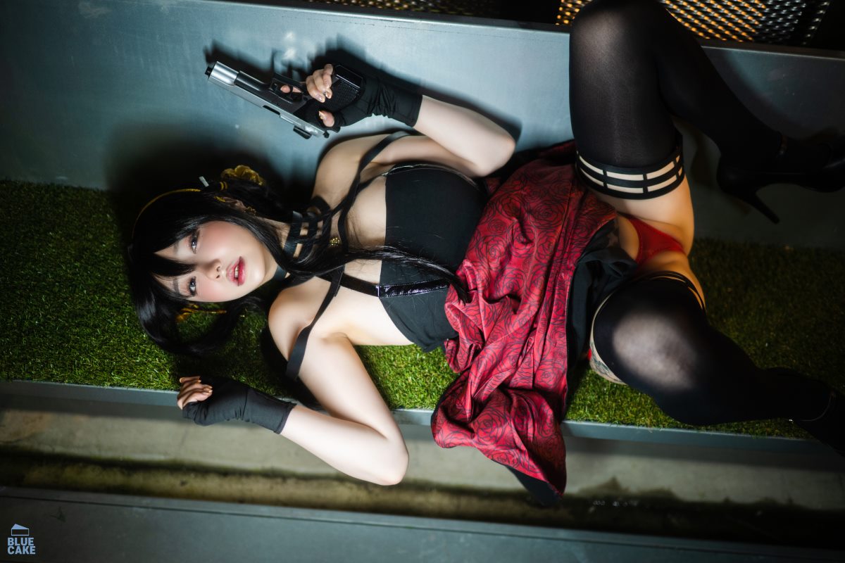 BlueCake Yeeun BlackRose RED 0042 2848212464.jpg