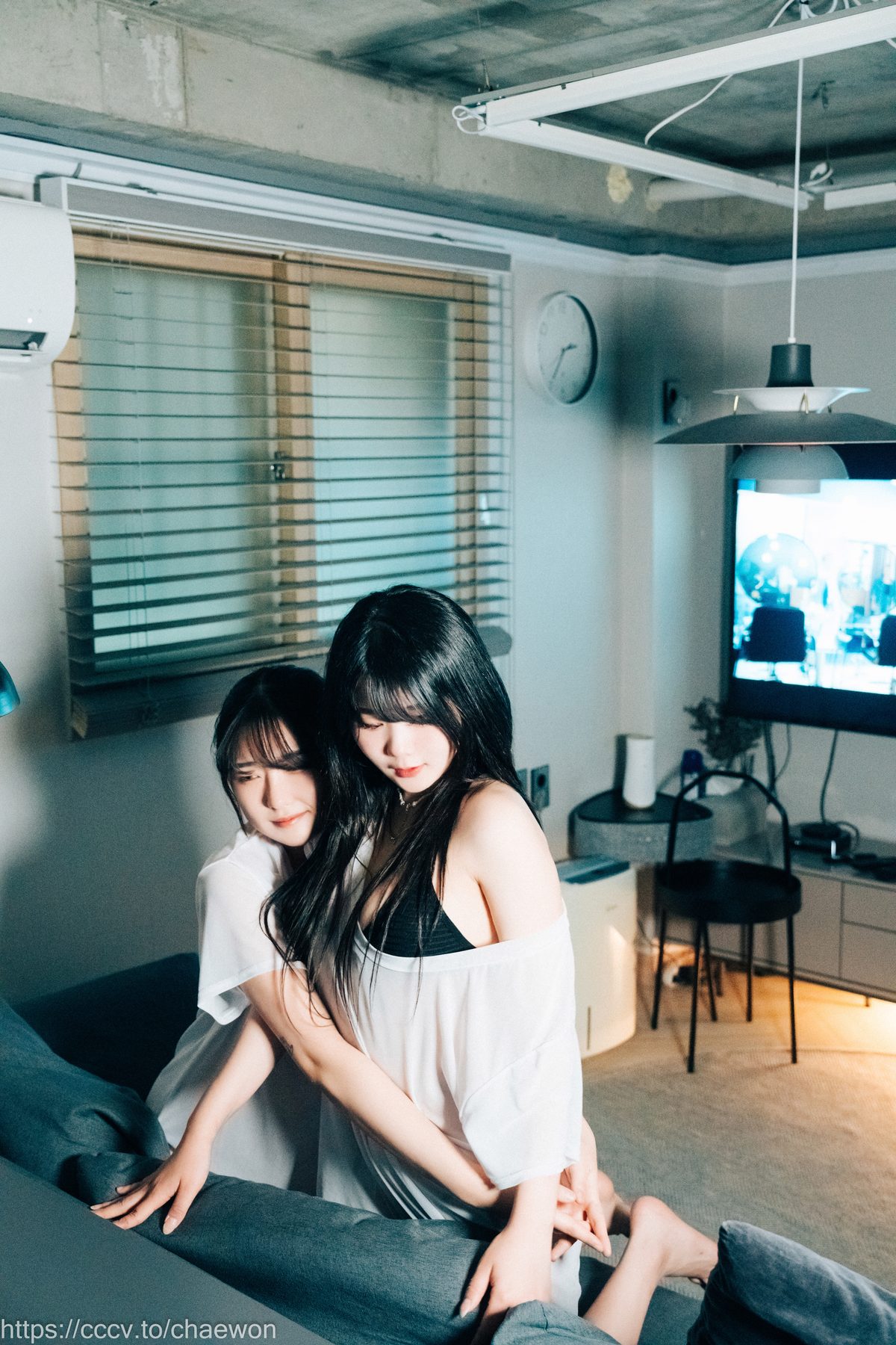 Loozy Zia 지아 x Sonson 손손 Yuri Girls Love A 0067 3386164967.jpg