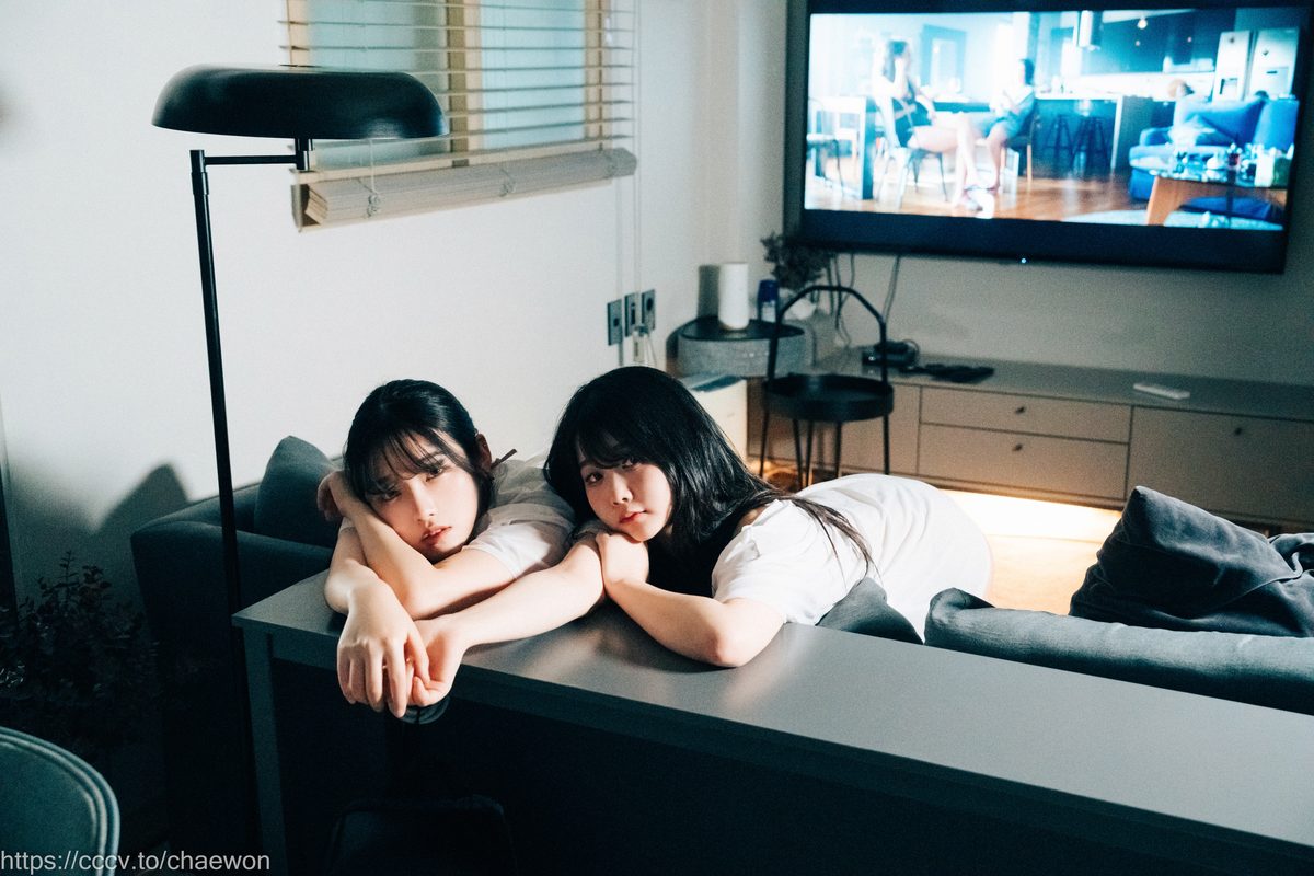 Loozy Zia 지아 x Sonson 손손 Yuri Girls Love A 0062 6179279191.jpg
