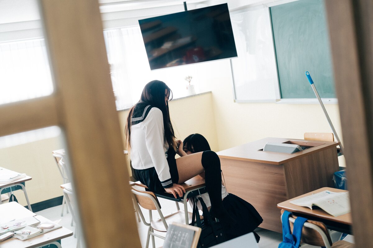 Loozy Zia 지아 x Sonson 손손 Bitch Academy Hard B 0077 2271531313.jpg